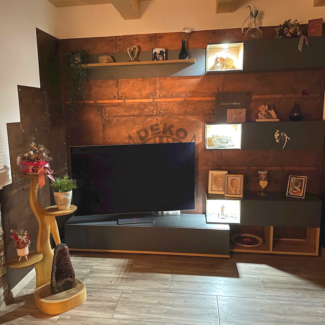 TV Wand im Kupfer-Look